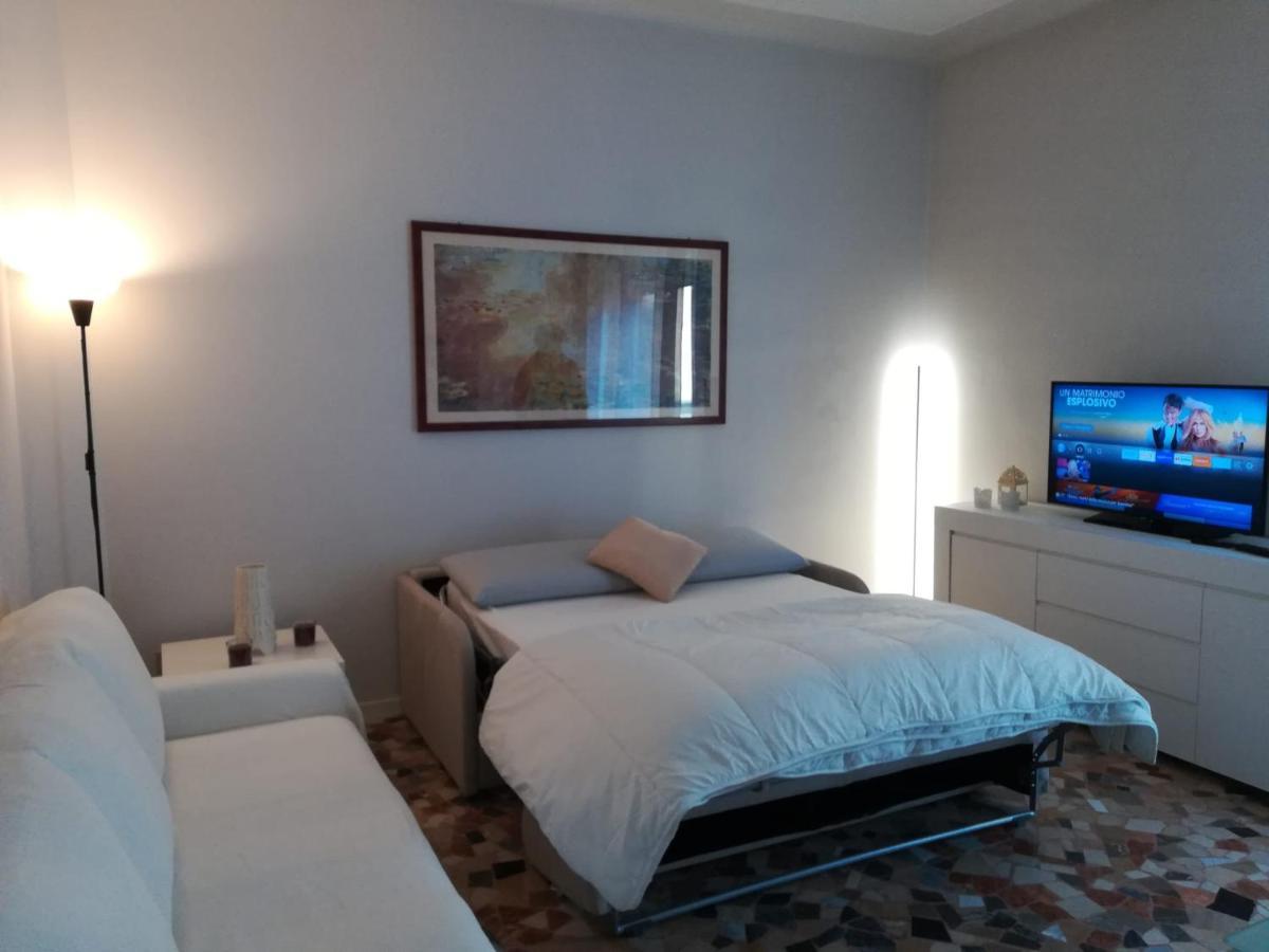Primo Piano - Bilocale Casa Vacanze Brescia Luaran gambar