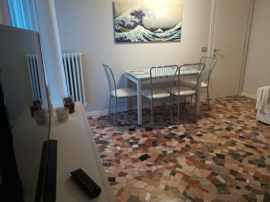 Primo Piano - Bilocale Casa Vacanze Brescia Luaran gambar
