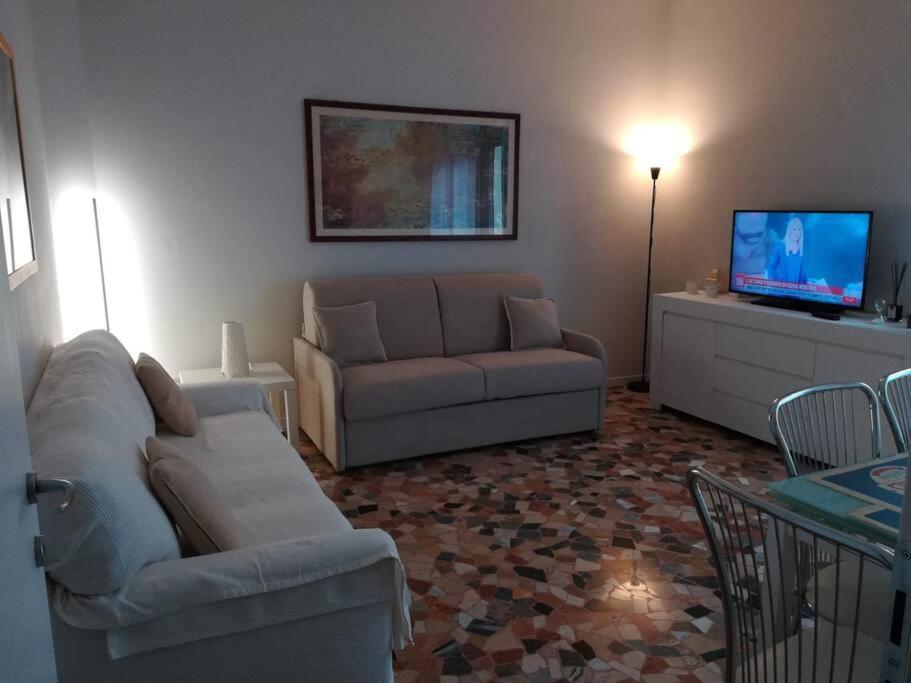 Primo Piano - Bilocale Casa Vacanze Brescia Luaran gambar