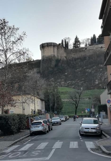 Primo Piano - Bilocale Casa Vacanze Brescia Luaran gambar